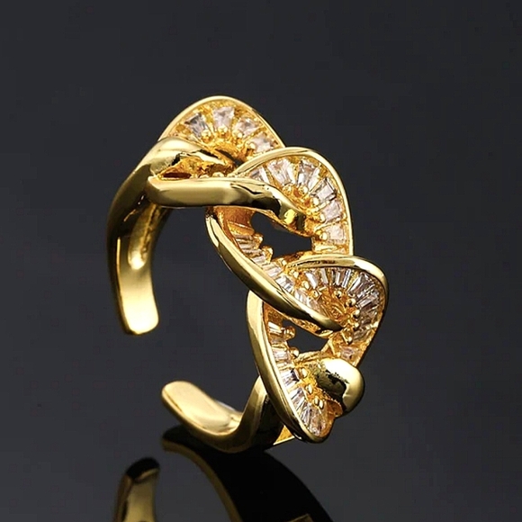 Gold Zircon Baguette Twisted Ring - Picture 7 of 8